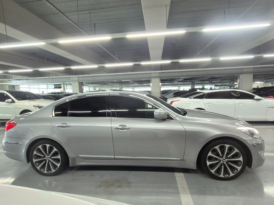 Hyundai Genesis