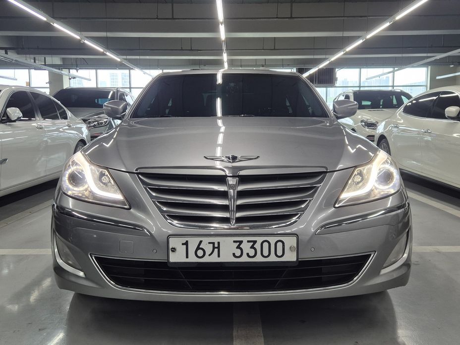 Hyundai Genesis