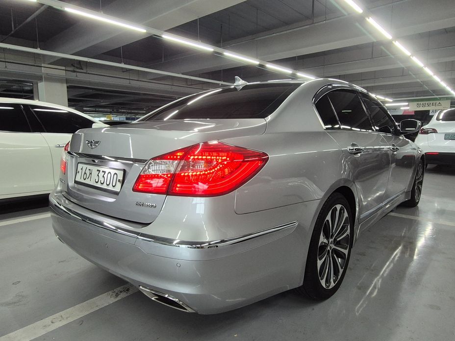 Hyundai Genesis