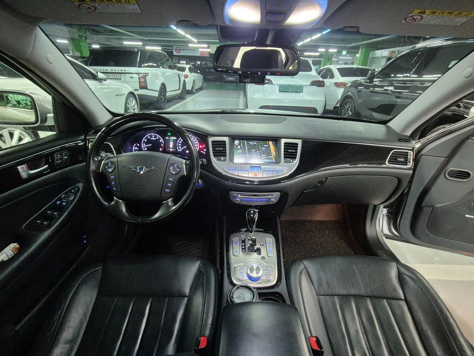 Hyundai Genesis