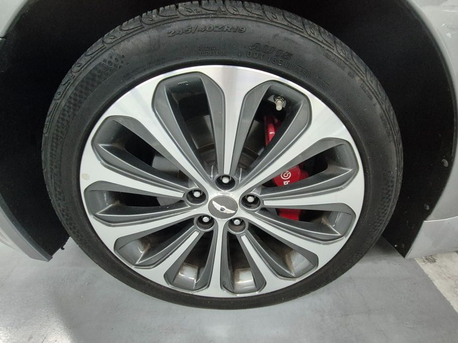 Hyundai Genesis