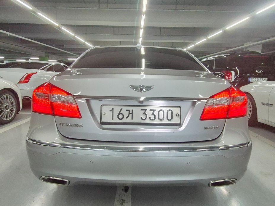 Hyundai Genesis