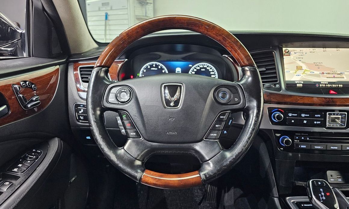 Hyundai Equus