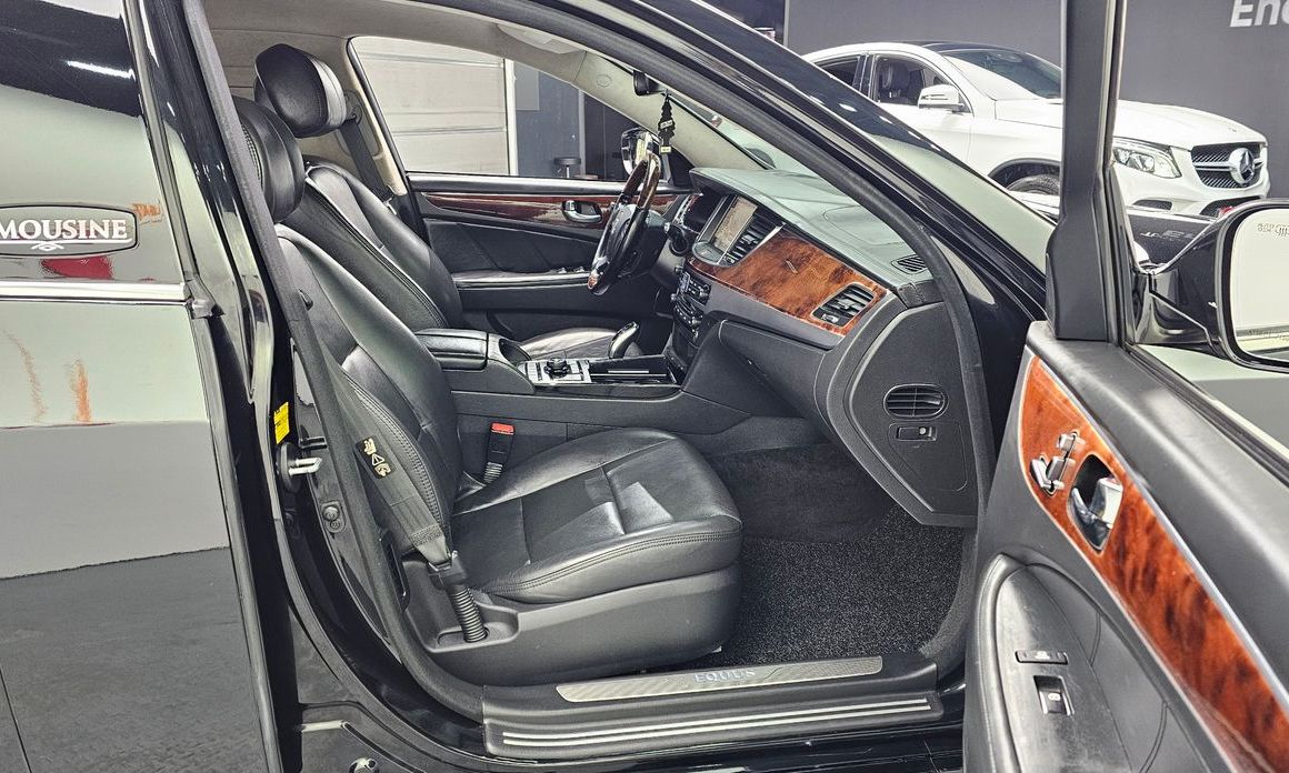Hyundai Equus