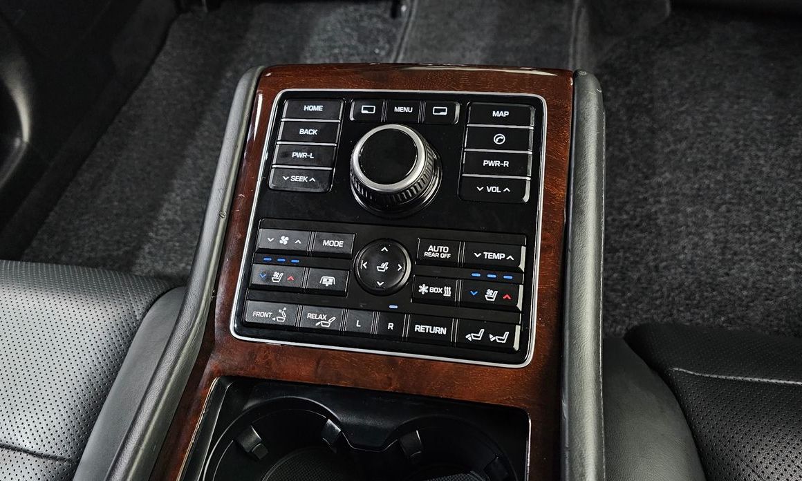 Hyundai Equus