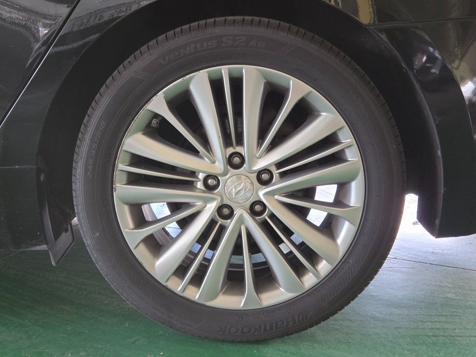 Hyundai Aslan