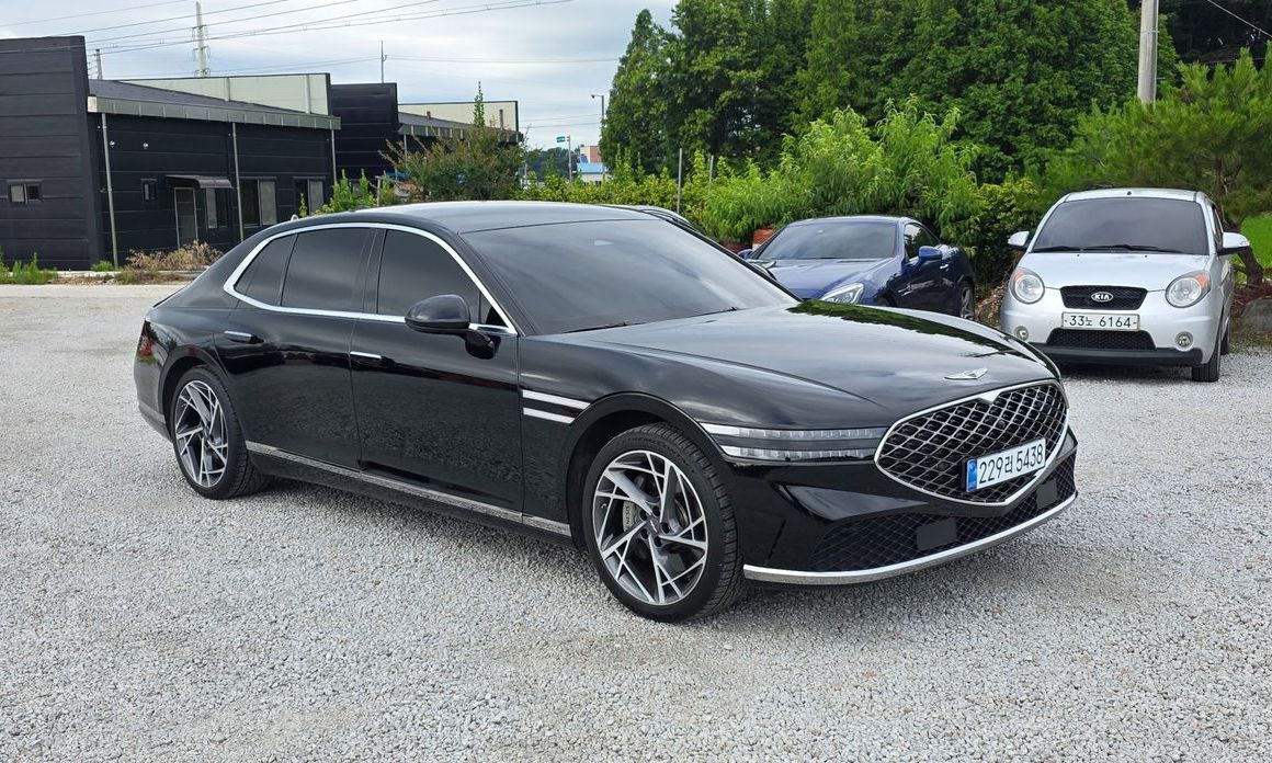 Genesis G90