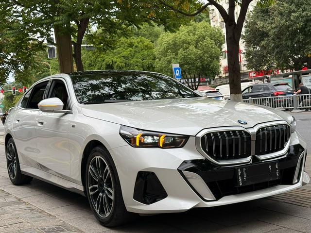 BMW BMW 5-Series