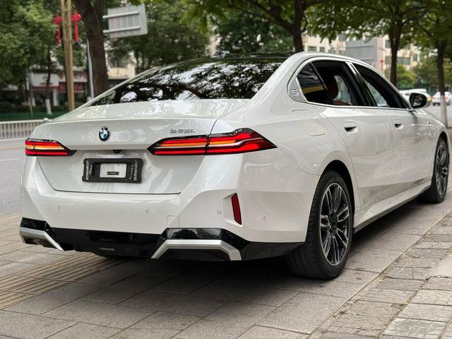 BMW BMW 5-Series