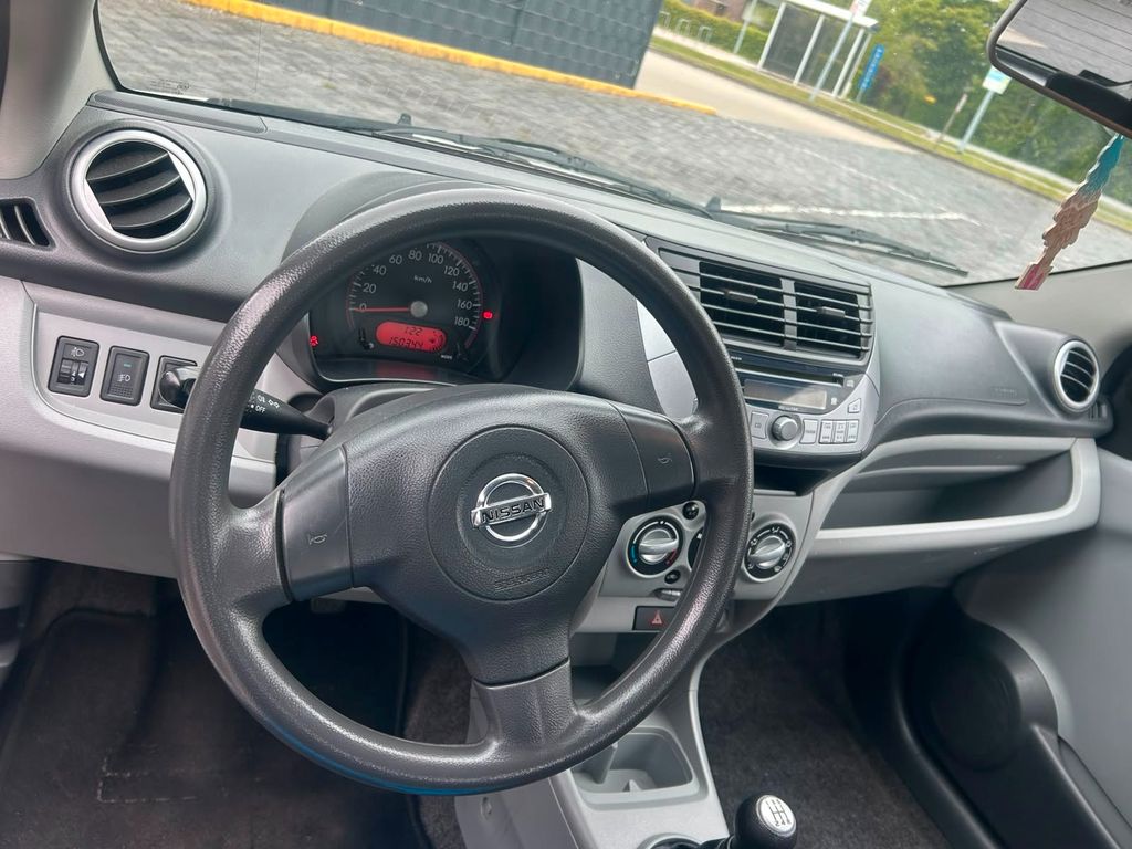 Nissan Pixo