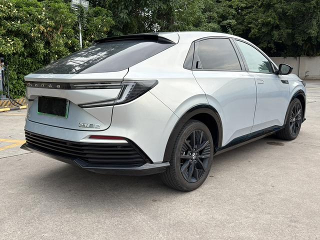 Honda e:NP2