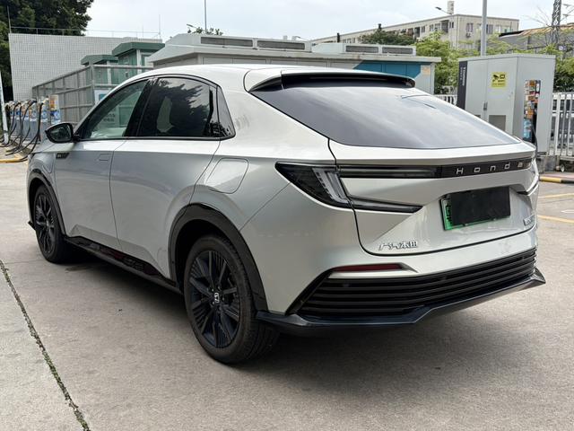 Honda e:NP2