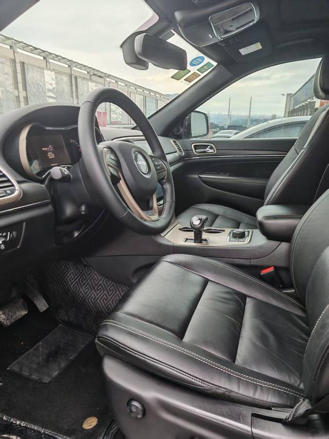 Jeep Grand Cherokee (Import)