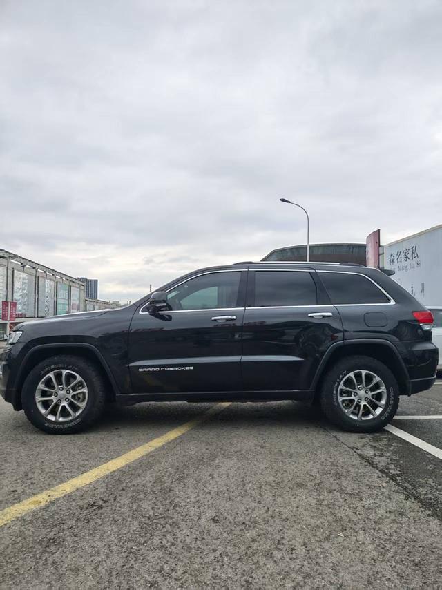 Jeep Grand Cherokee (Import)