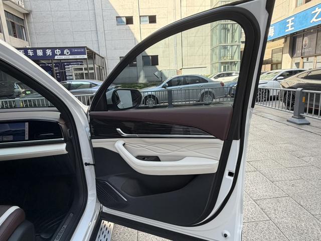 Geely Xingyue L