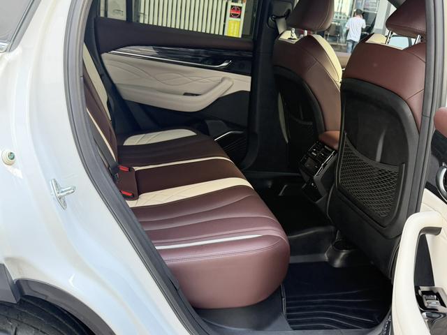 Geely Xingyue L