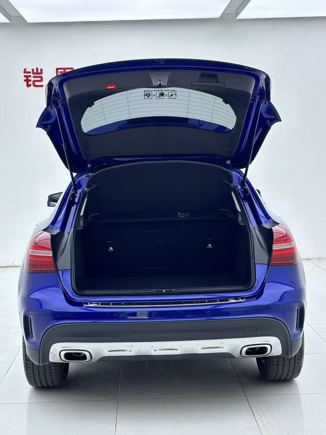 Mercedes-Benz Mercedes-Benz GLA