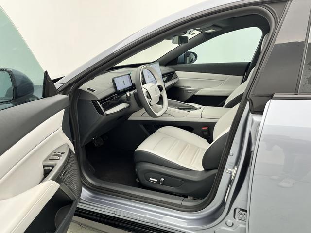 Dongfeng Yipai 奕派007