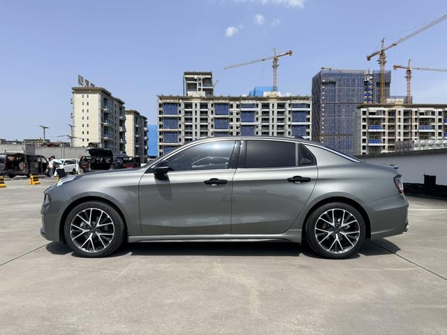 Lynk Lynk & Co 03