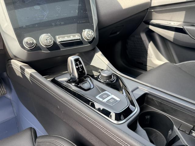 Lynk Lynk & Co 03