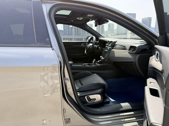 Lynk Lynk & Co 03