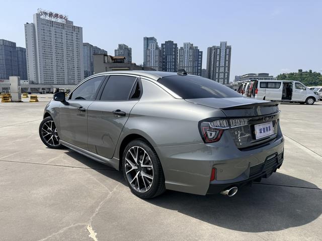 Lynk Lynk & Co 03