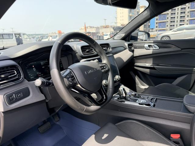 Lynk Lynk & Co 03