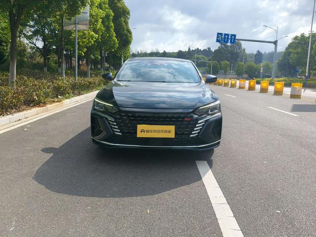 Dongfeng Fengshen Yixuan MAX