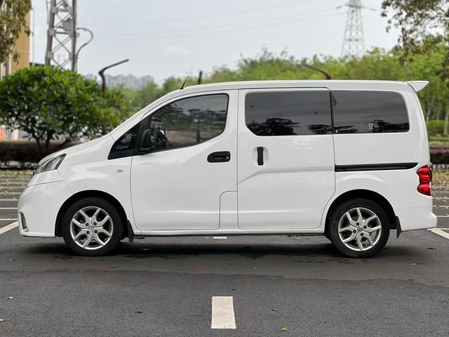 Nissan Nissan NV200