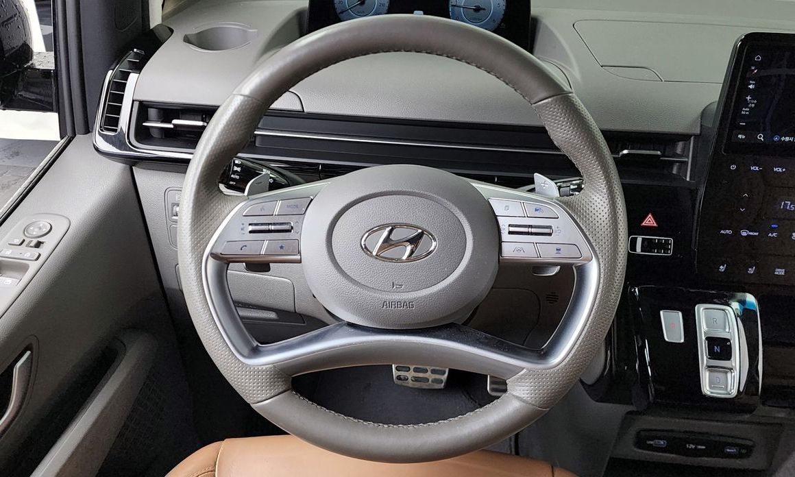 Hyundai Staria