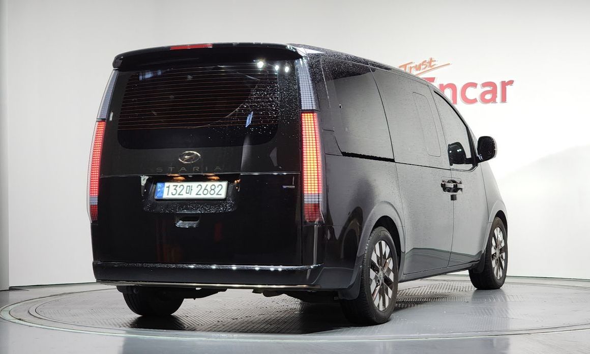 Hyundai Staria