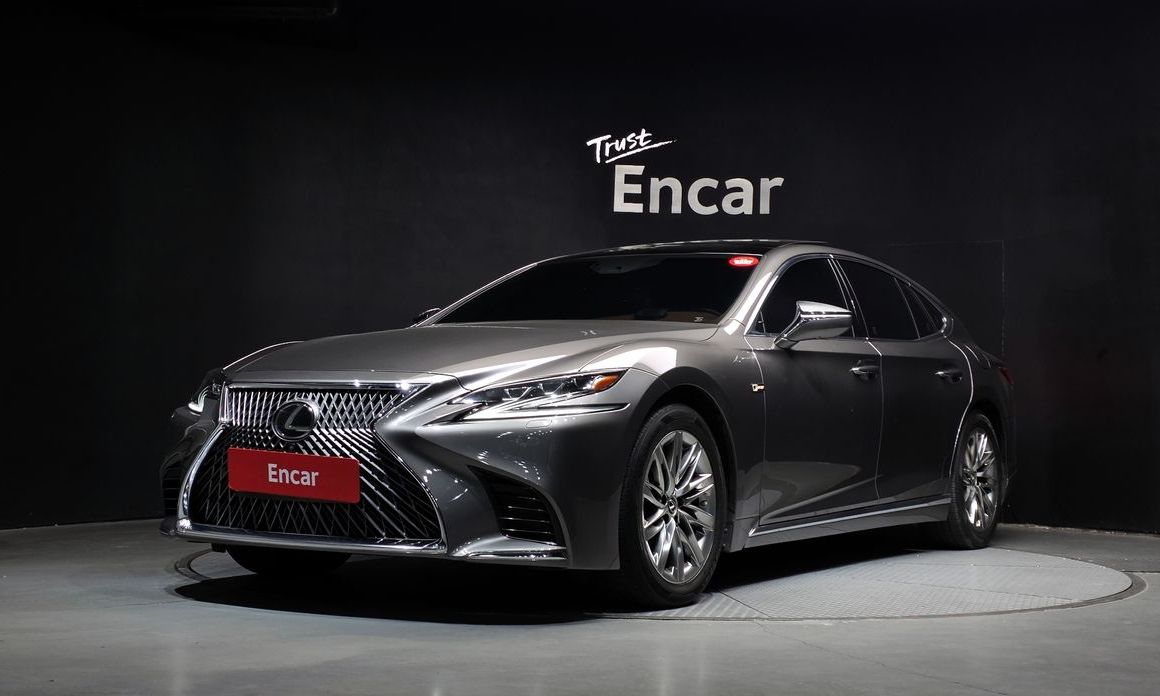 Lexus LS