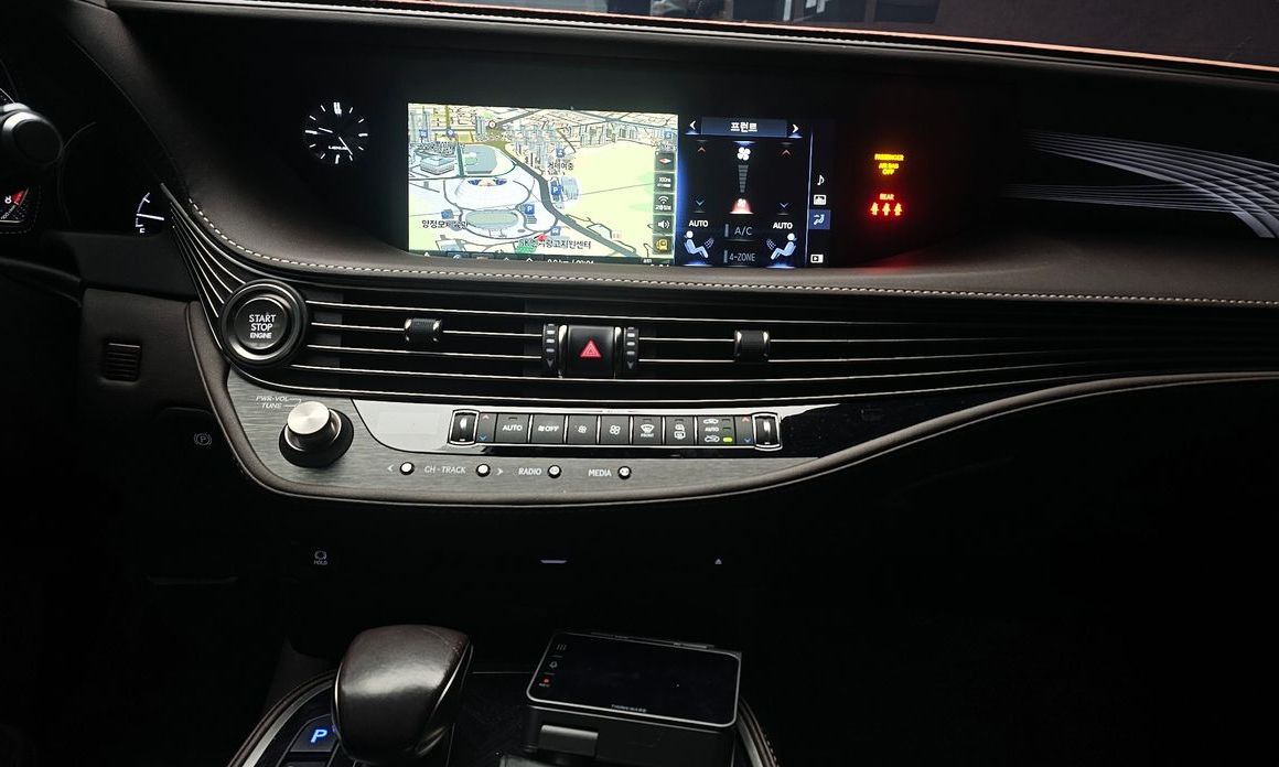 Lexus LS