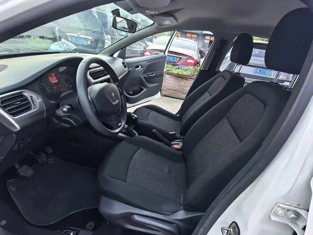 Peugeot 301