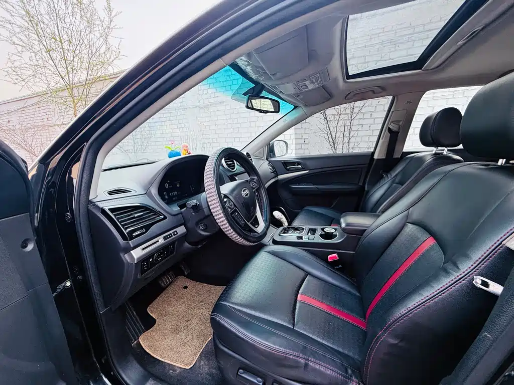 BYD S7
