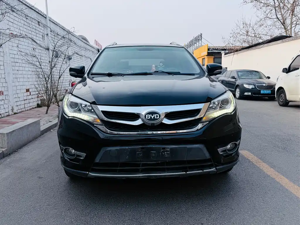 BYD S7