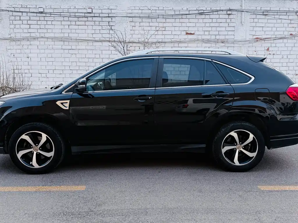 BYD S7