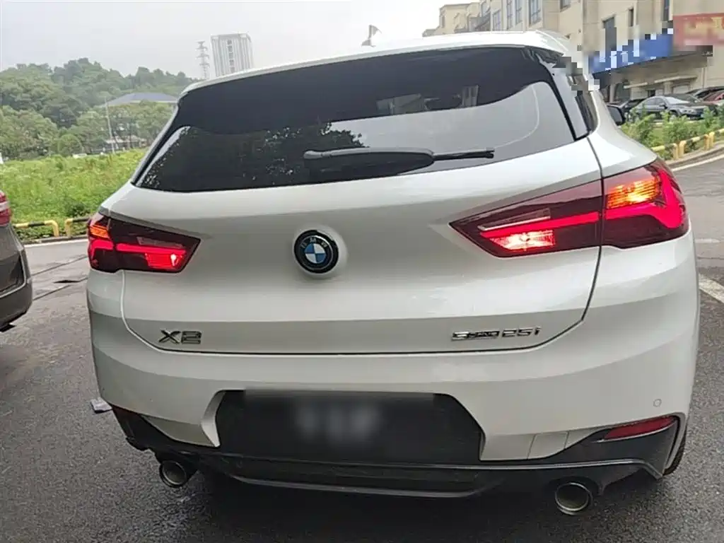 BMW X2