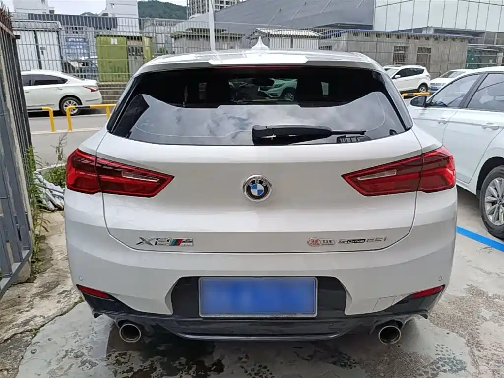 BMW X2