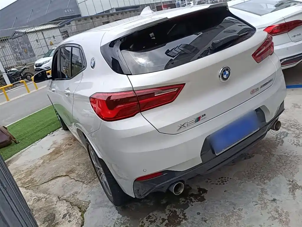 BMW X2