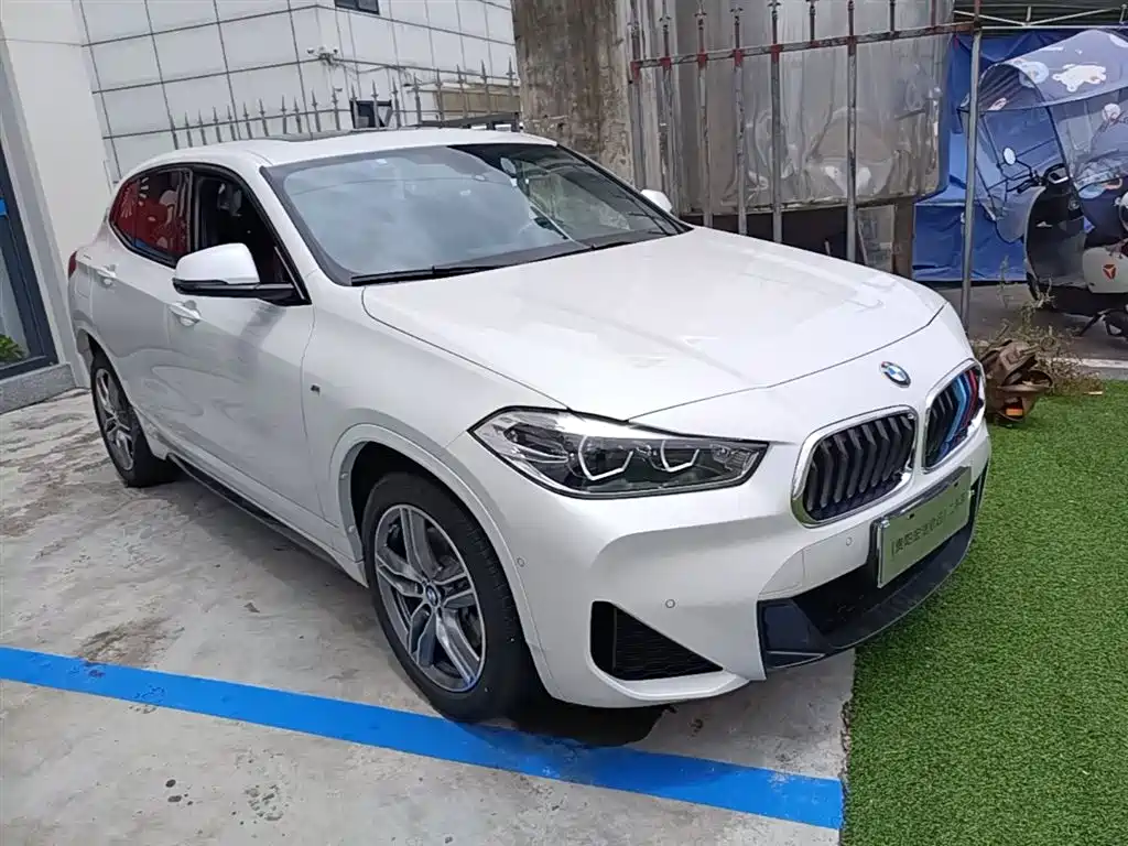 BMW X2