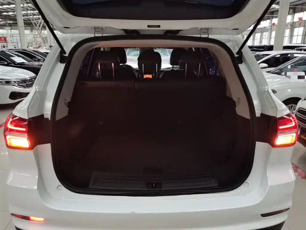 Roewe RX5