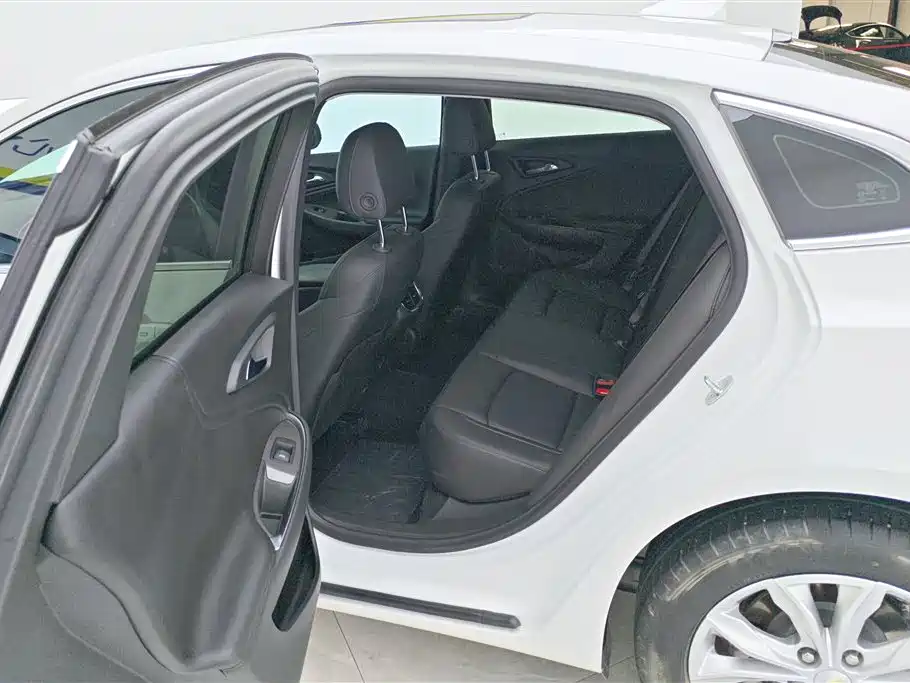 Chevrolet Malibu XL