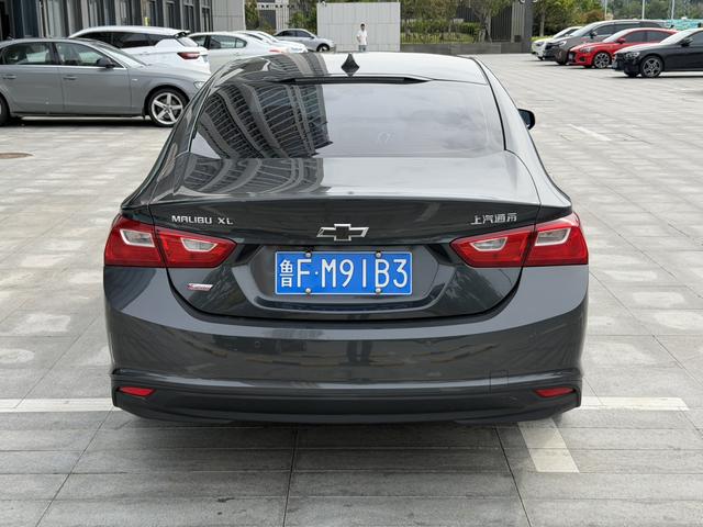 Chevrolet Malibu XL