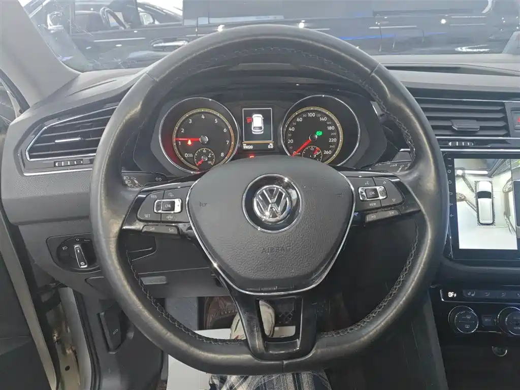 Volkswagen Tiguan L