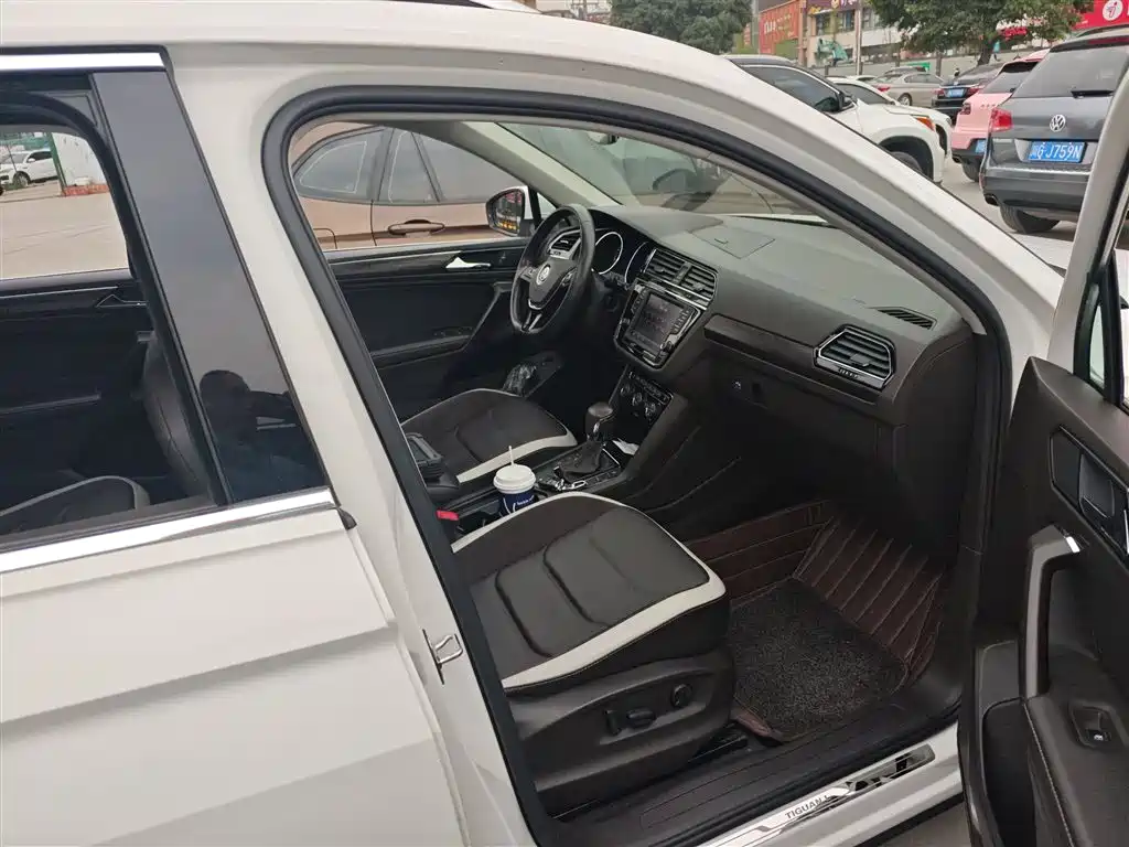 Volkswagen Tiguan L