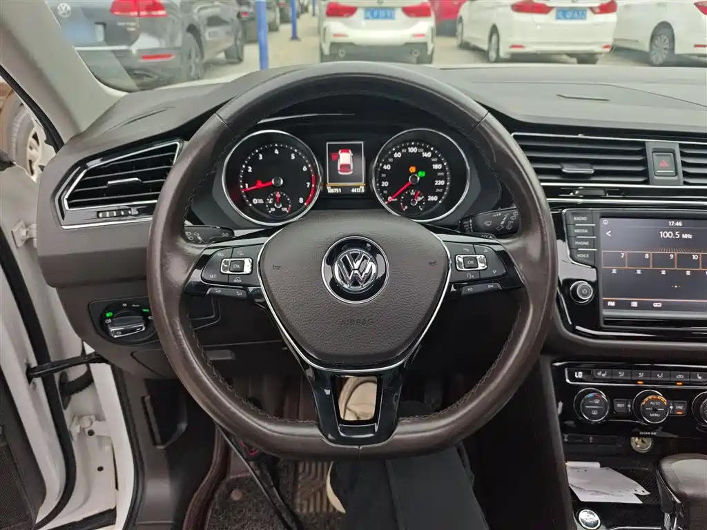 Volkswagen Tiguan L