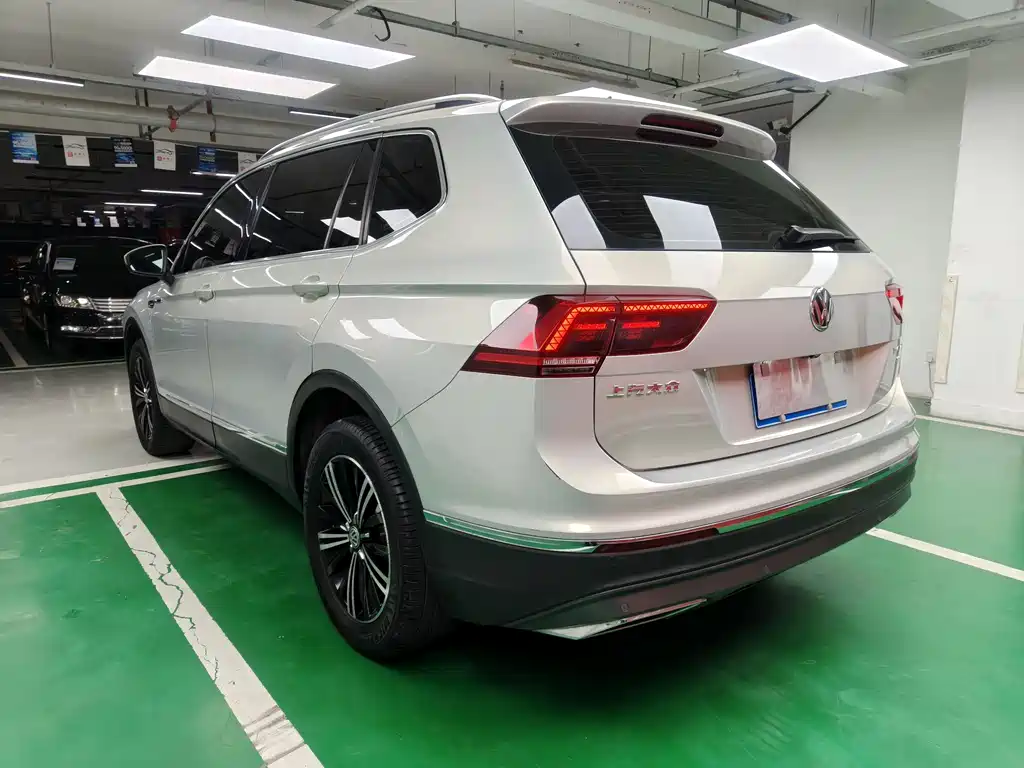 Volkswagen Tiguan L