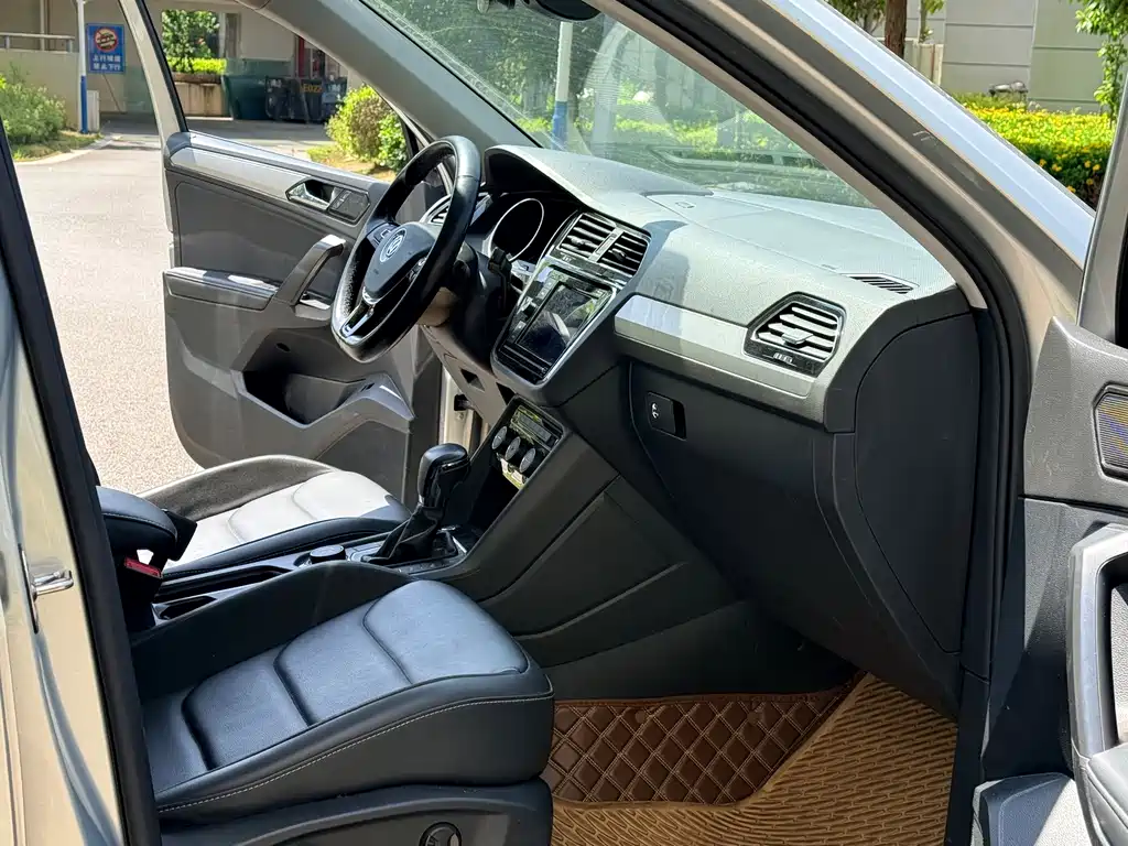 Volkswagen Tiguan L