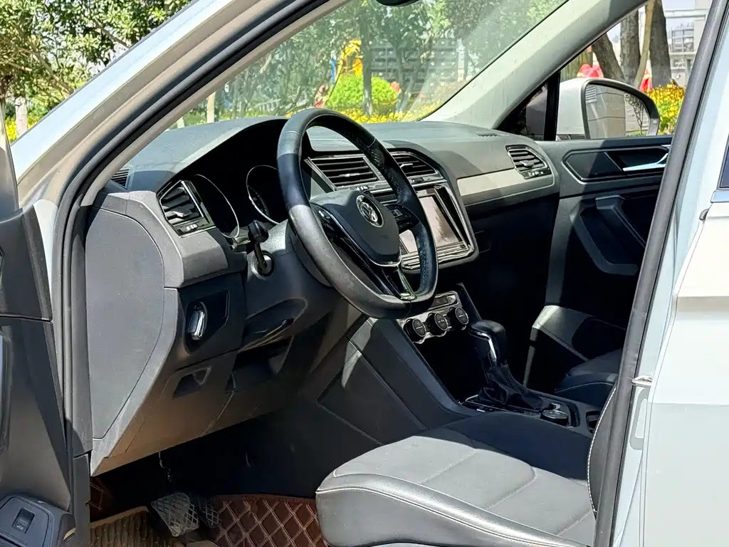 Volkswagen Tiguan L